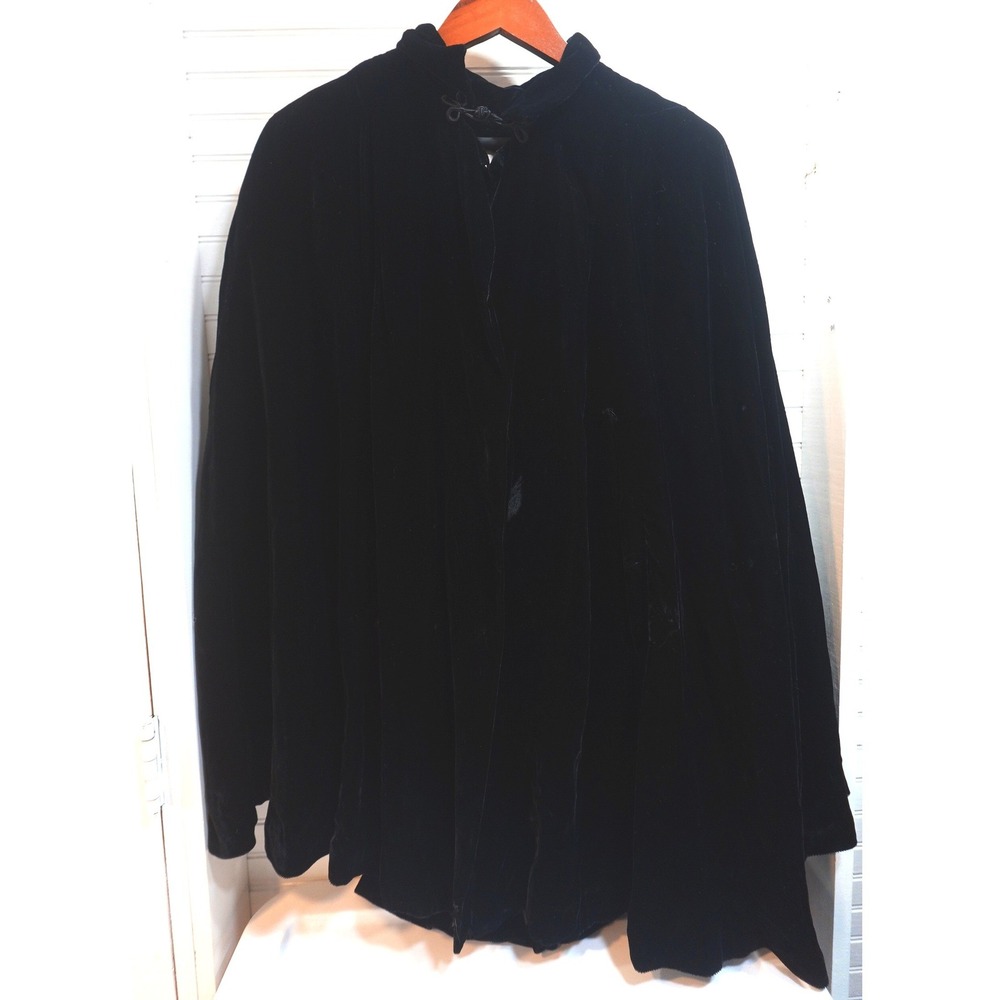 Vintage Victorian Cape Black Velvet Gothic Steampunk Witchy Opera Coat M-L